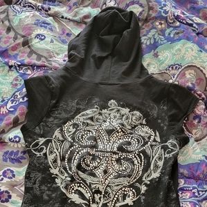 Short sleeve shirt with hood